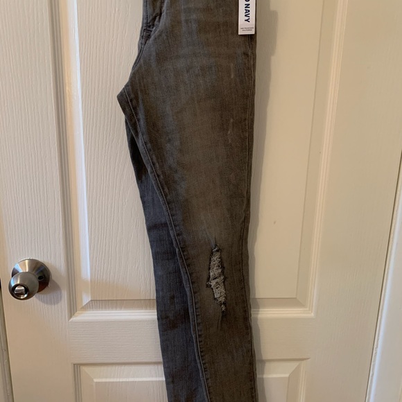 Grey distressed Old Navy Rockstar Jeans - Picture 8 of 10